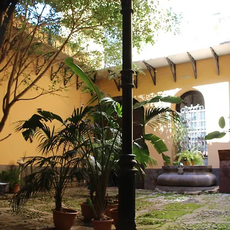Raggiuni Palazzo Cupane パレルモ